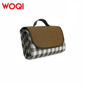 حصيرة تخييم كلاسيكية كبيرة للغاية من WOQI مع . WOQI Classic Extra Large Camping Mat with Custom