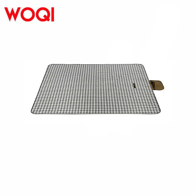 حصيرة تخييم كلاسيكية كبيرة للغاية من WOQI مع . WOQI Classic Extra Large Camping Mat with Custom