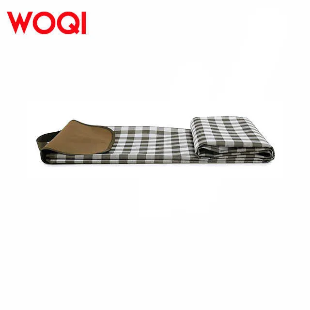 حصيرة تخييم كلاسيكية كبيرة للغاية من WOQI مع . WOQI Classic Extra Large Camping Mat with Custom