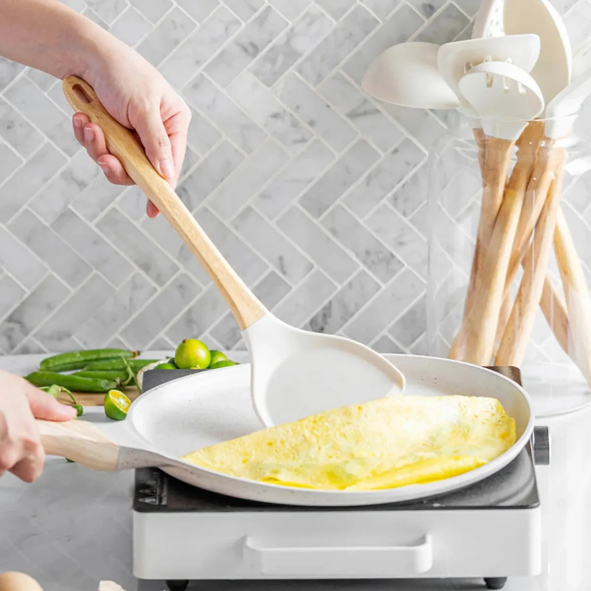 3/8pcs White Kitchenware Set