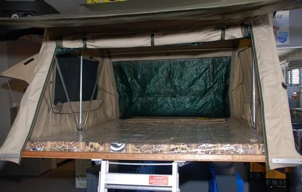 Eezi-Awn Series 3 Roof Top Tent