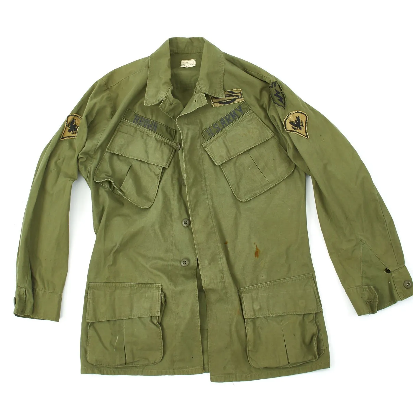 Original U.S. Vietnam War Infantryman Fatigue Uniform and M-56 Gear Set with M72 A2 LAW Light Anti-Tank Weapon
