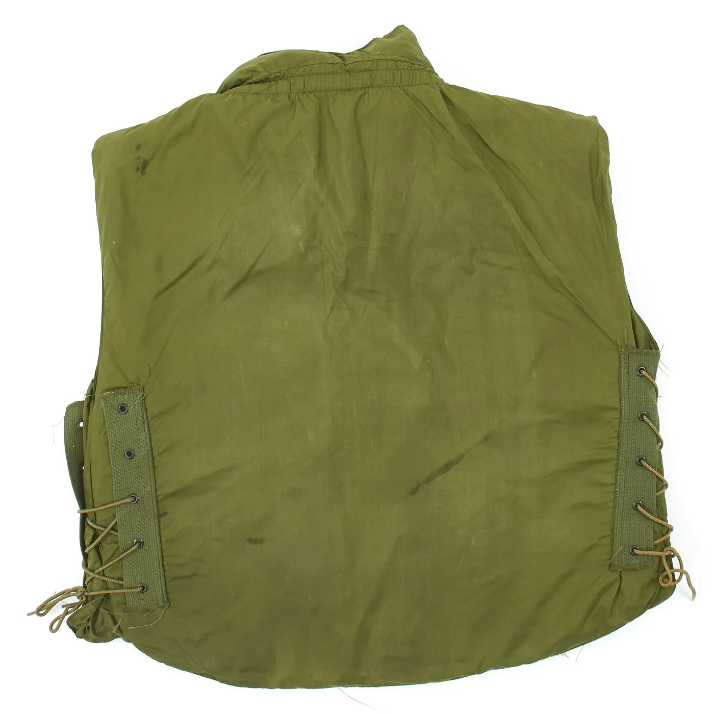 Original U.S. Vietnam War Infantryman Fatigue Uniform and M-56 Gear Set with M72 A2 LAW Light Anti-Tank Weapon