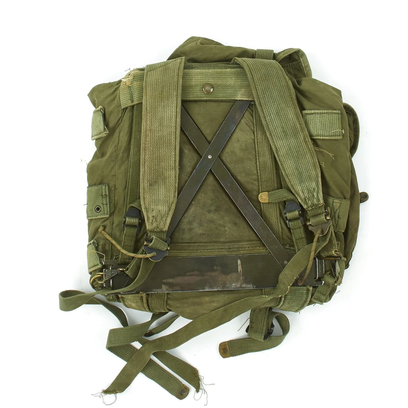 Original U.S. Vietnam War Infantryman Fatigue Uniform and M-56 Gear Set with M72 A2 LAW Light Anti-Tank Weapon